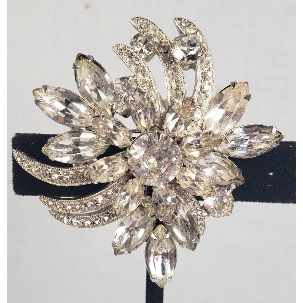 VINTAGE 1950's Signed EISENBERG ICE Layered Clear Rhinestone Brooch 2" x 2 1/4"